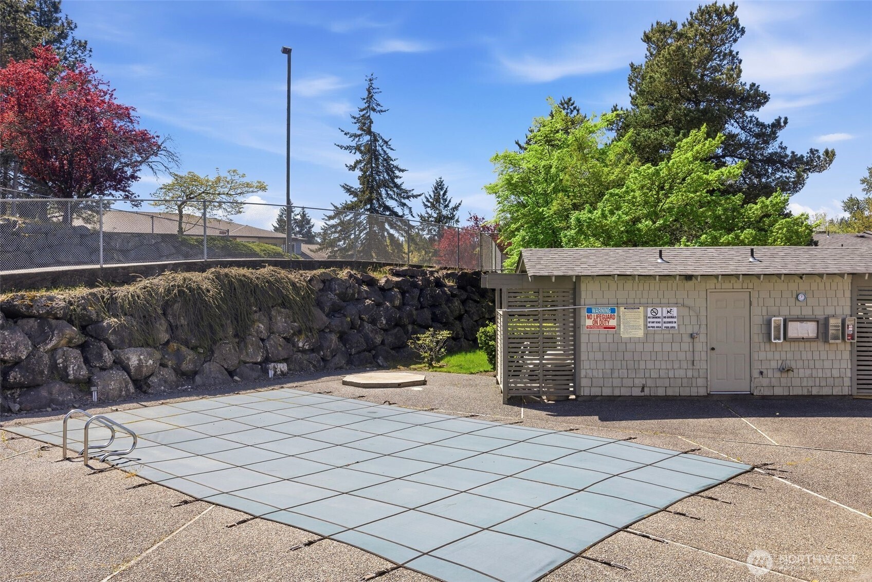22711 Lakeview Drive #C6, Mountlake Terrace, WA 98043