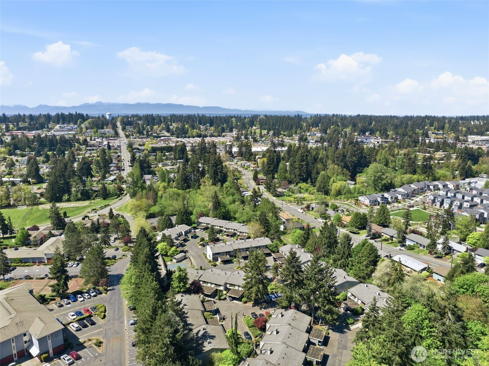 22711 Lakeview Drive #C6, Mountlake Terrace, WA 98043
