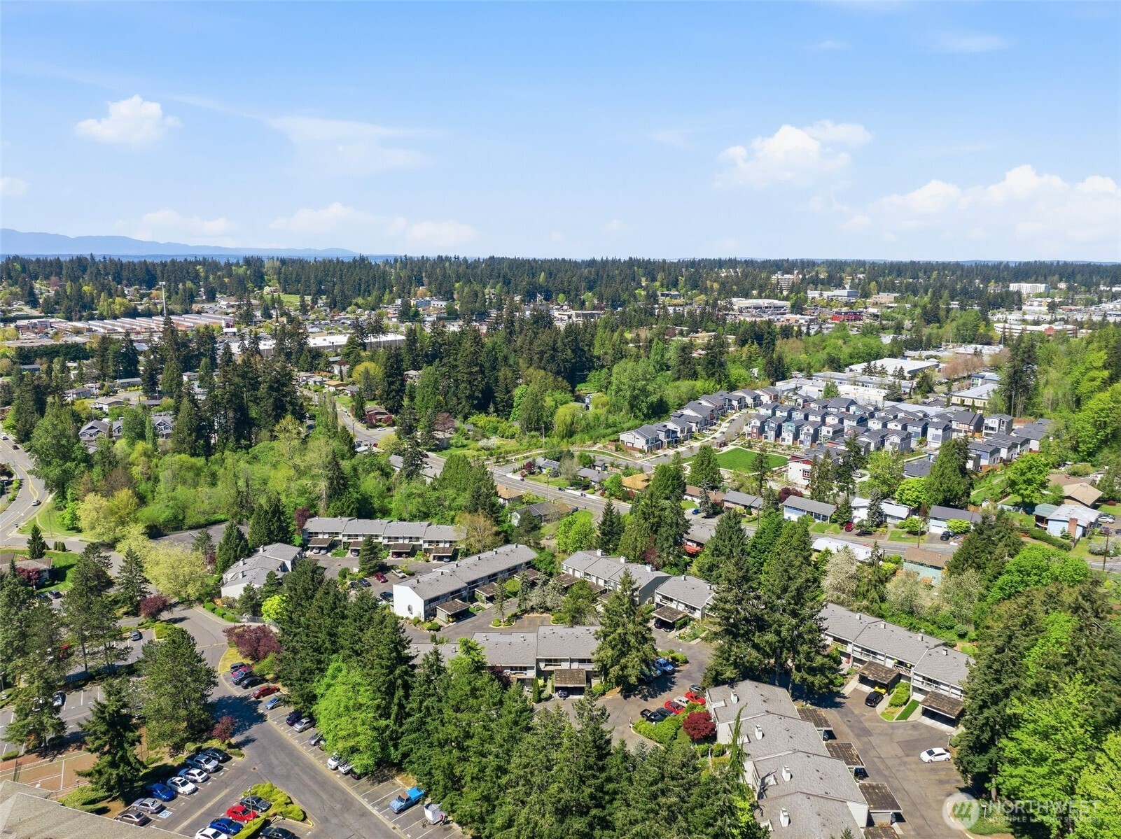 22711 Lakeview Drive #C6, Mountlake Terrace, WA 98043