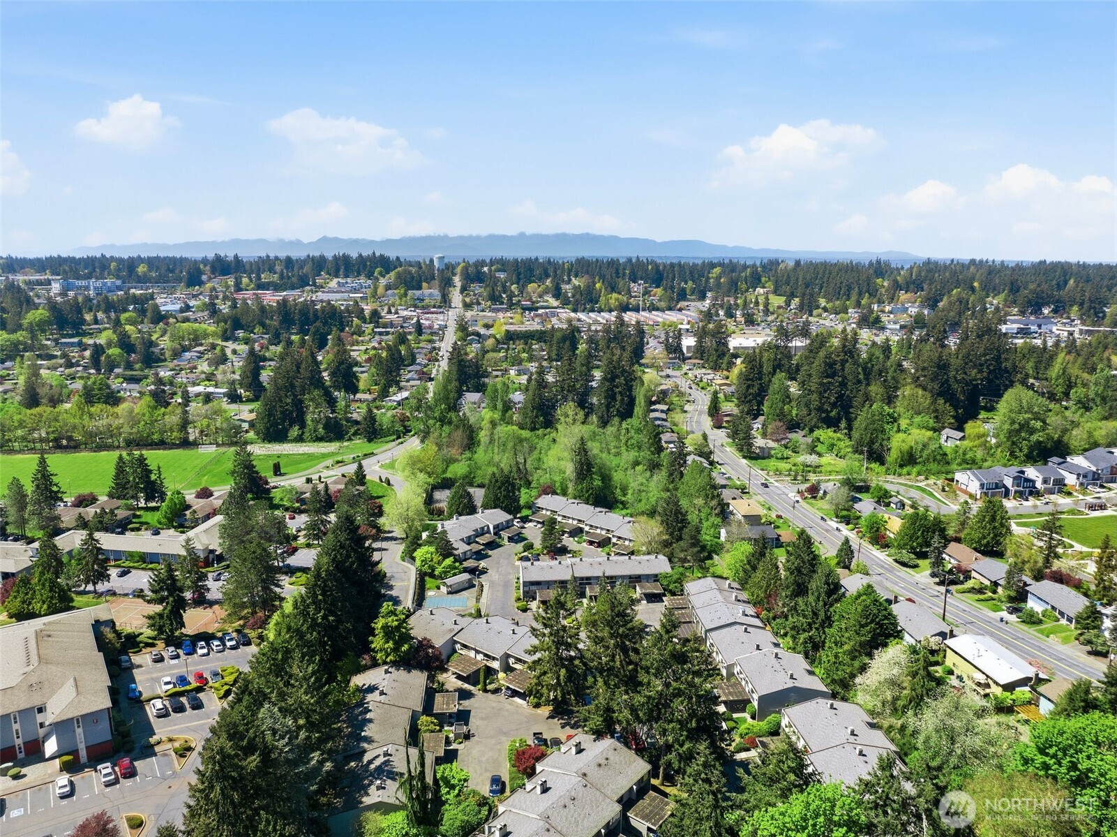 22711 Lakeview Drive #C6, Mountlake Terrace, WA 98043