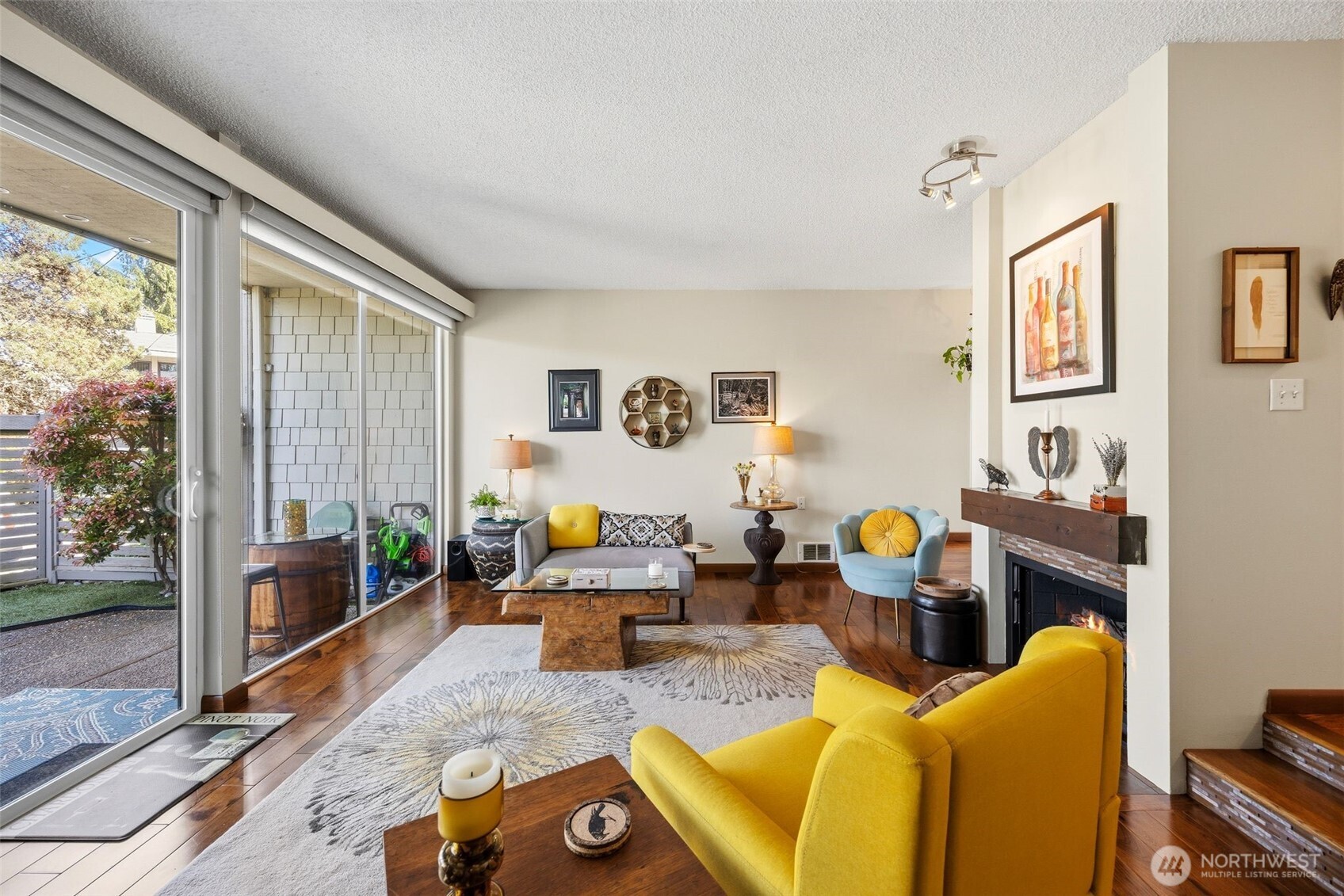 22711 Lakeview Drive #C6, Mountlake Terrace, WA 98043