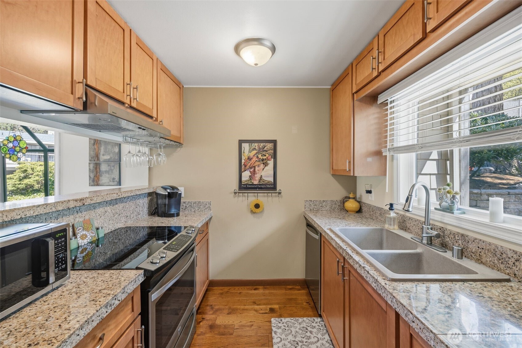 22711 Lakeview Drive #C6, Mountlake Terrace, WA 98043