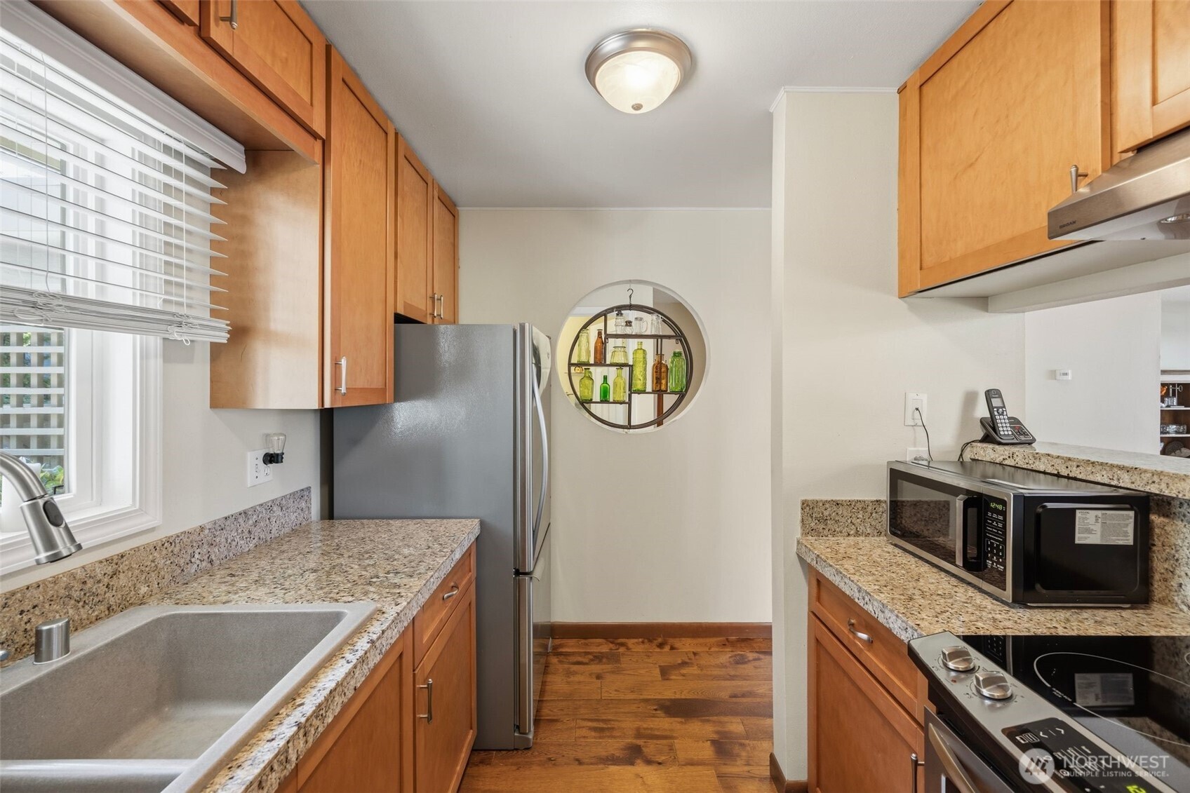 22711 Lakeview Drive #C6, Mountlake Terrace, WA 98043
