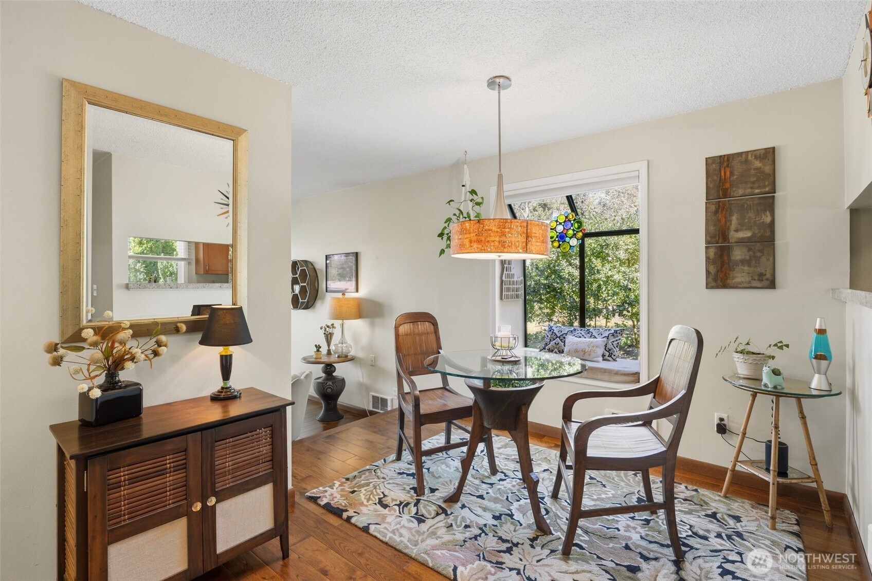 22711 Lakeview Drive #C6, Mountlake Terrace, WA 98043