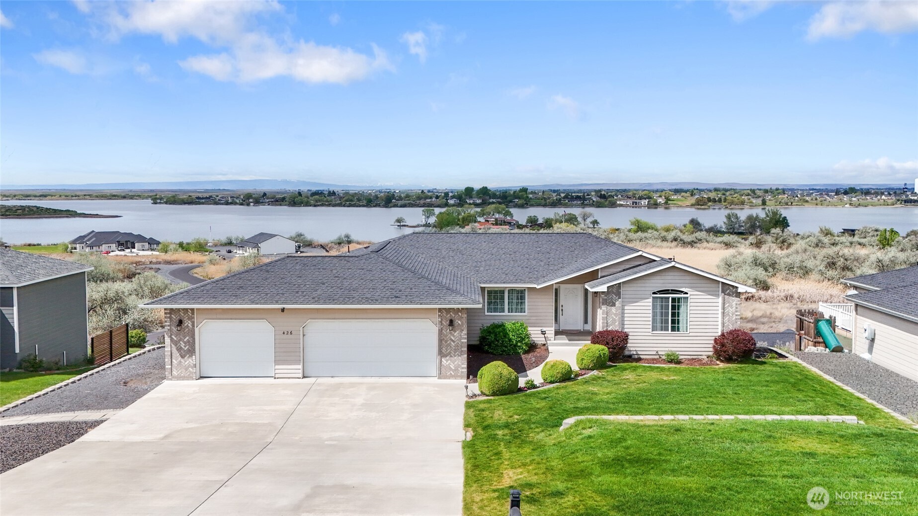 426 Viewmont Drive SE, Moses Lake, WA 98837