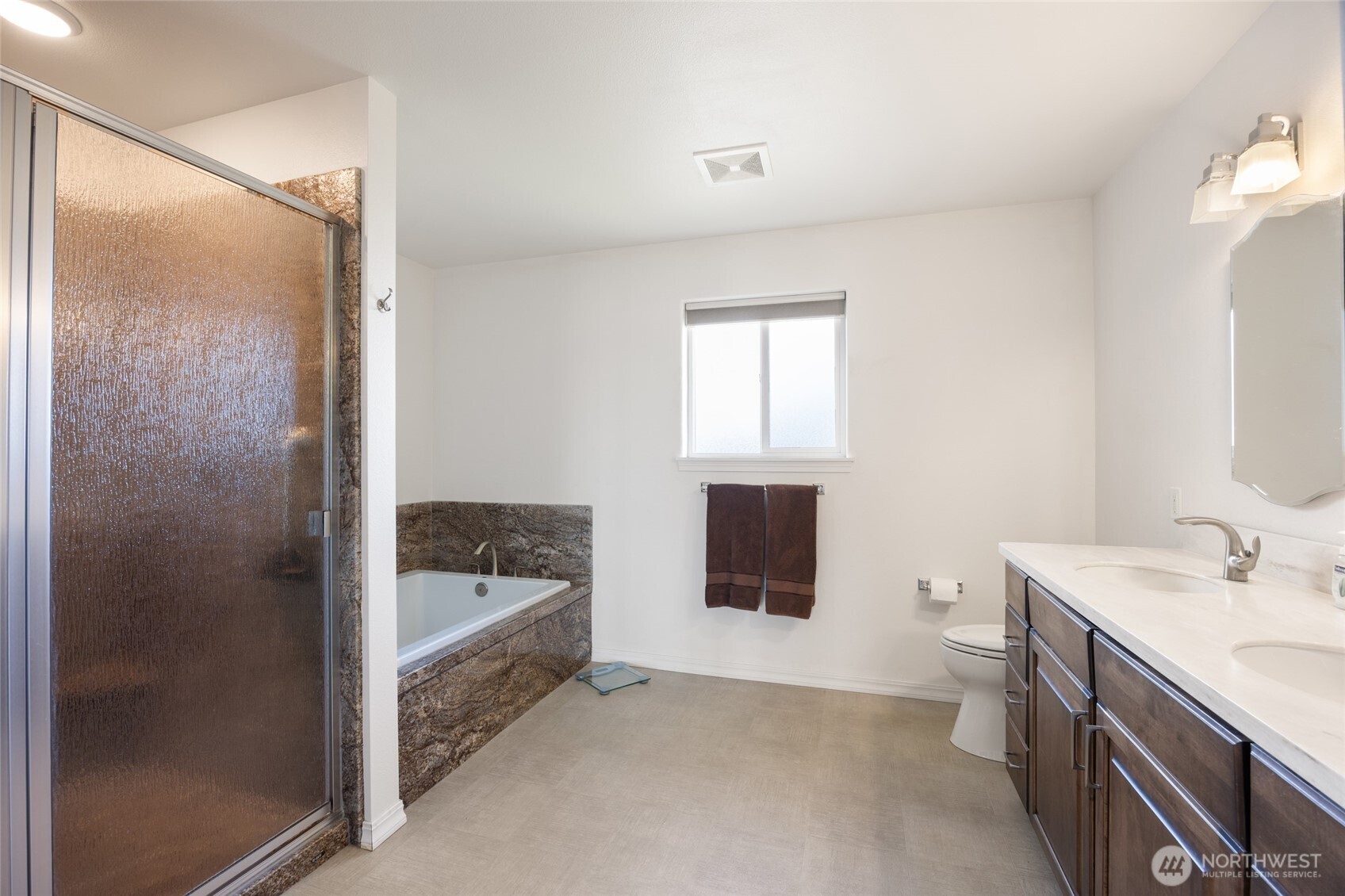 426 Viewmont Drive SE, Moses Lake, WA 98837