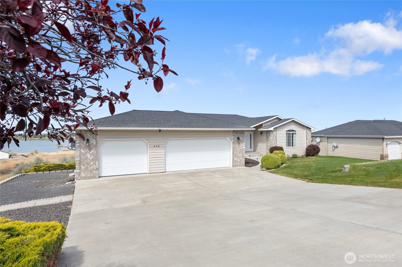426 Viewmont Drive SE, Moses Lake, WA 98837