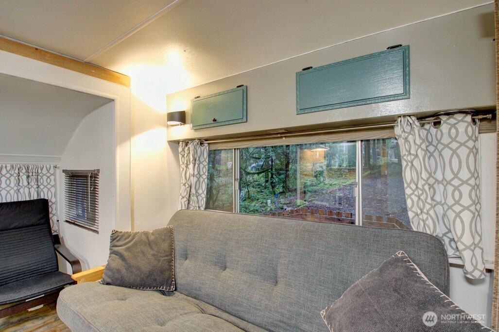78 Goldrush Road , Deming, WA 98244