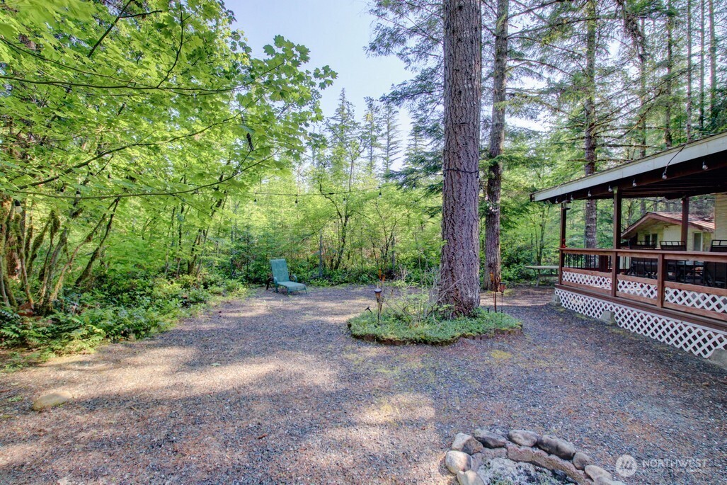 90 Christmas Tree Circle , Deming, WA 98244