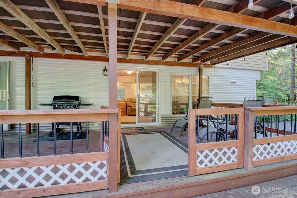 90 Christmas Tree Circle , Deming, WA 98244