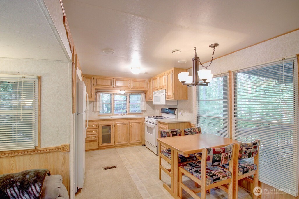 90 Christmas Tree Circle , Deming, WA 98244
