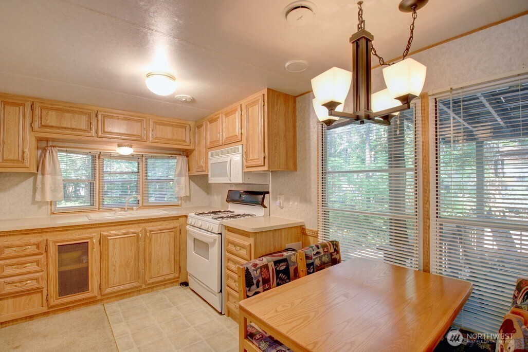90 Christmas Tree Circle , Deming, WA 98244