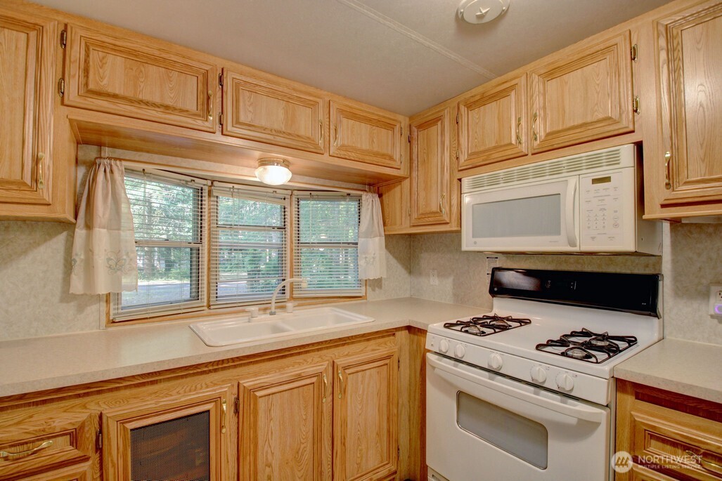 90 Christmas Tree Circle , Deming, WA 98244