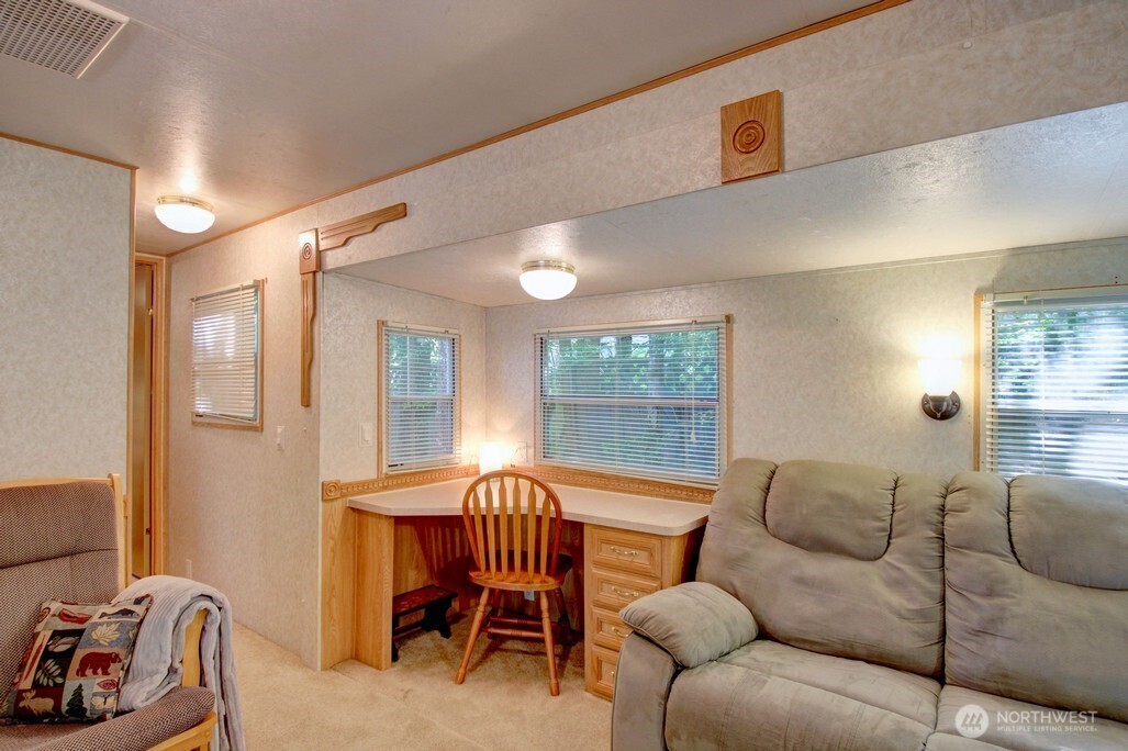 90 Christmas Tree Circle , Deming, WA 98244
