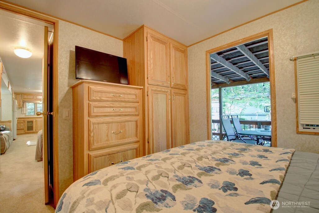 90 Christmas Tree Circle , Deming, WA 98244