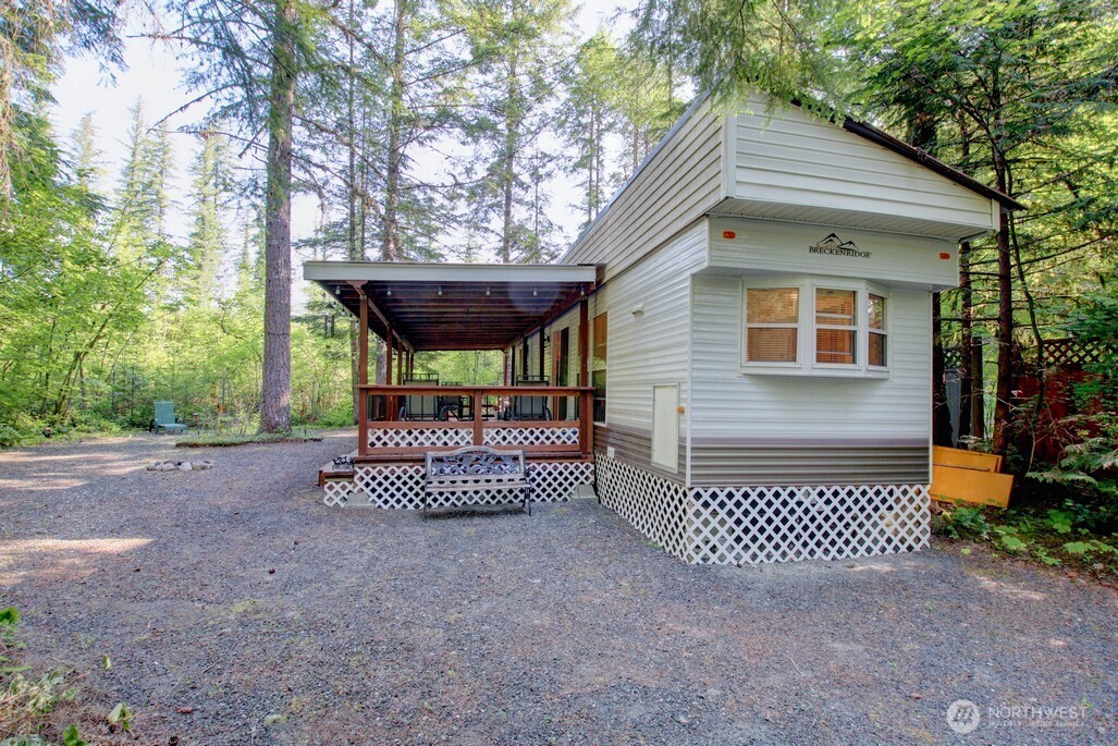 90 Christmas Tree Circle , Deming, WA 98244