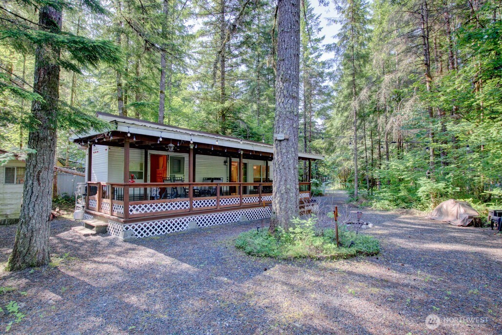 90 Christmas Tree Circle , Deming, WA 98244
