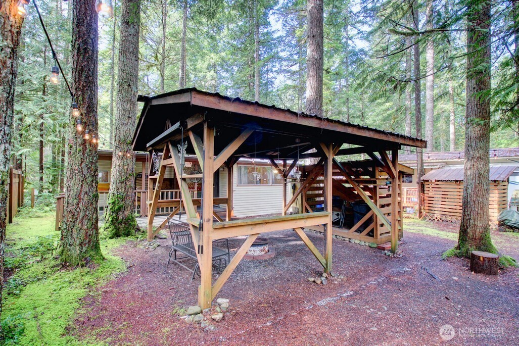 56 Wilderness Way , Deming, WA 98244