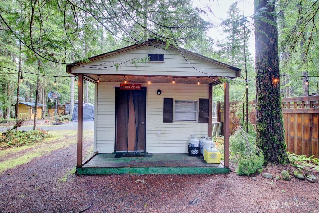 56 Wilderness Way , Deming, WA 98244