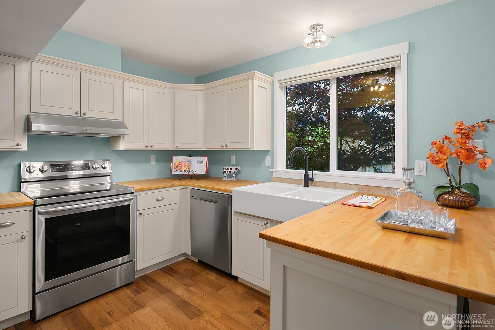 9313 NE 126th Place , Kirkland, WA 98034