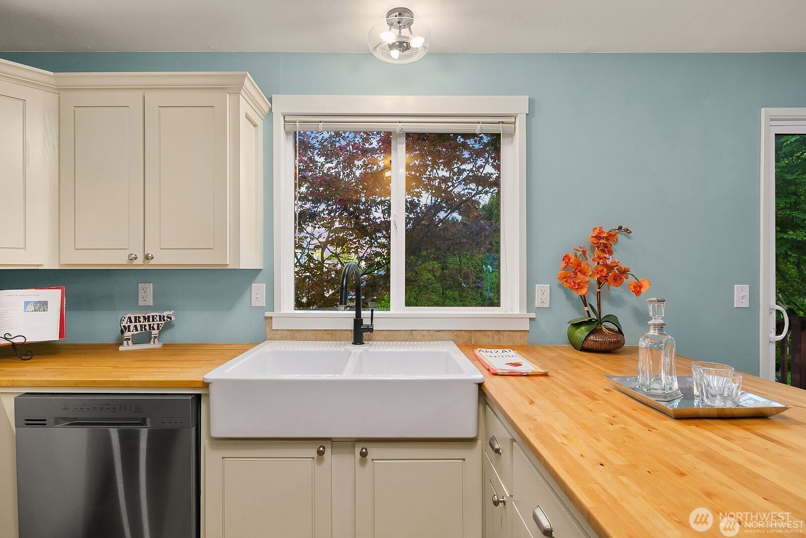 9313 NE 126th Place , Kirkland, WA 98034