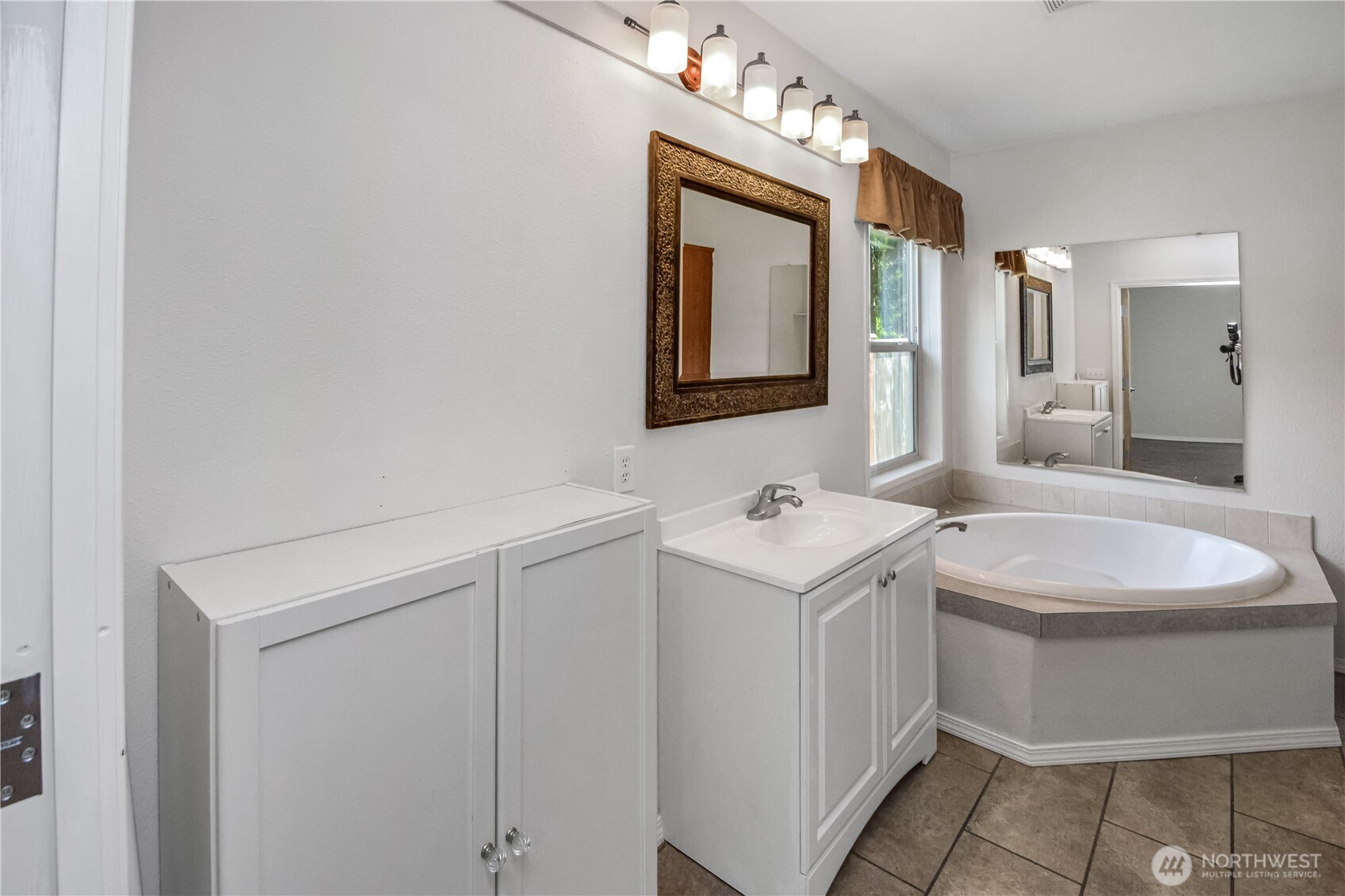 1707 Ginger Place E, Port Orchard, WA 98366