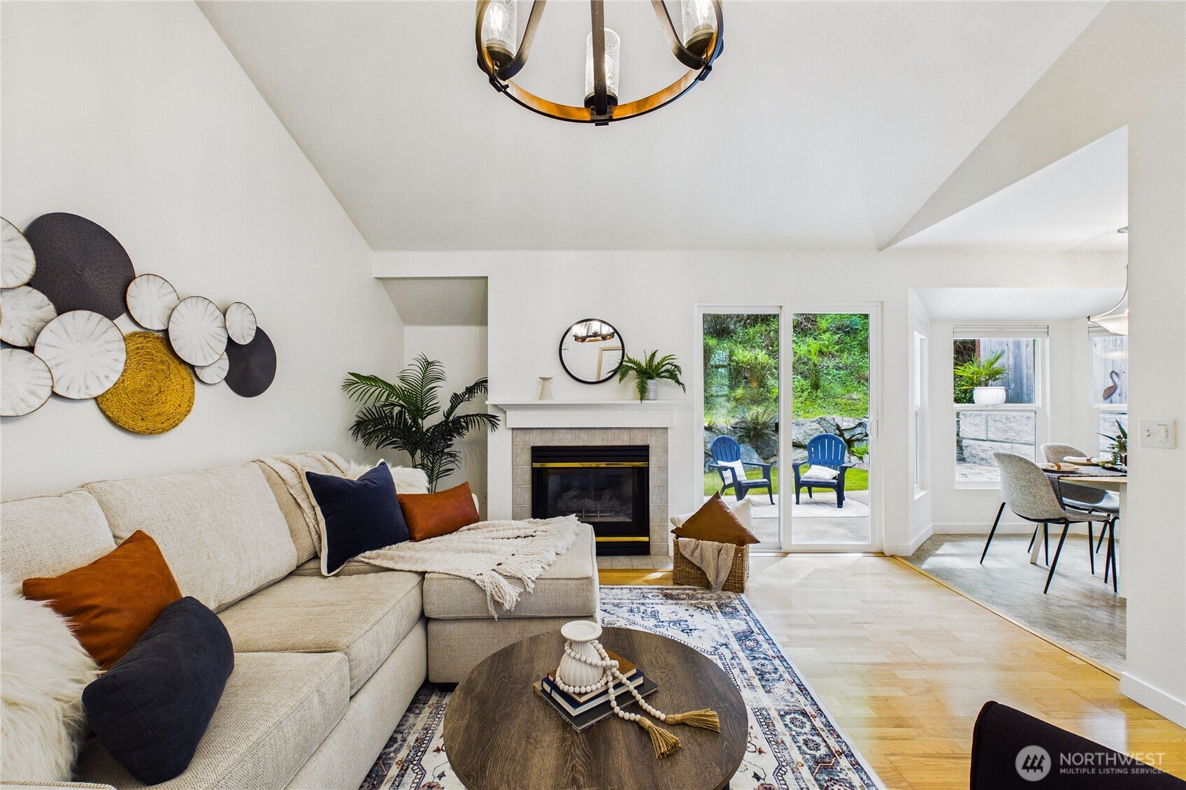 1995 Miss Ellis Loop NE, Poulsbo, WA 98370