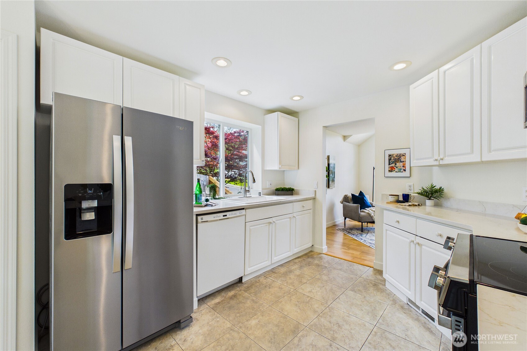 1995 Miss Ellis Loop NE, Poulsbo, WA 98370