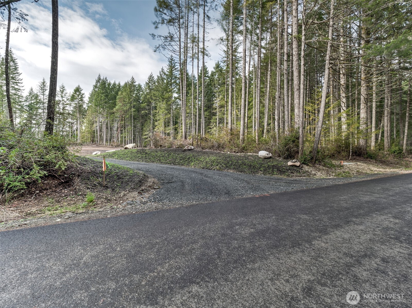621 E Strong Road , Shelton, WA 98584