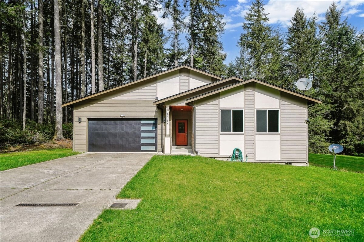 11714 Lake Place , Anderson Island, WA 98303