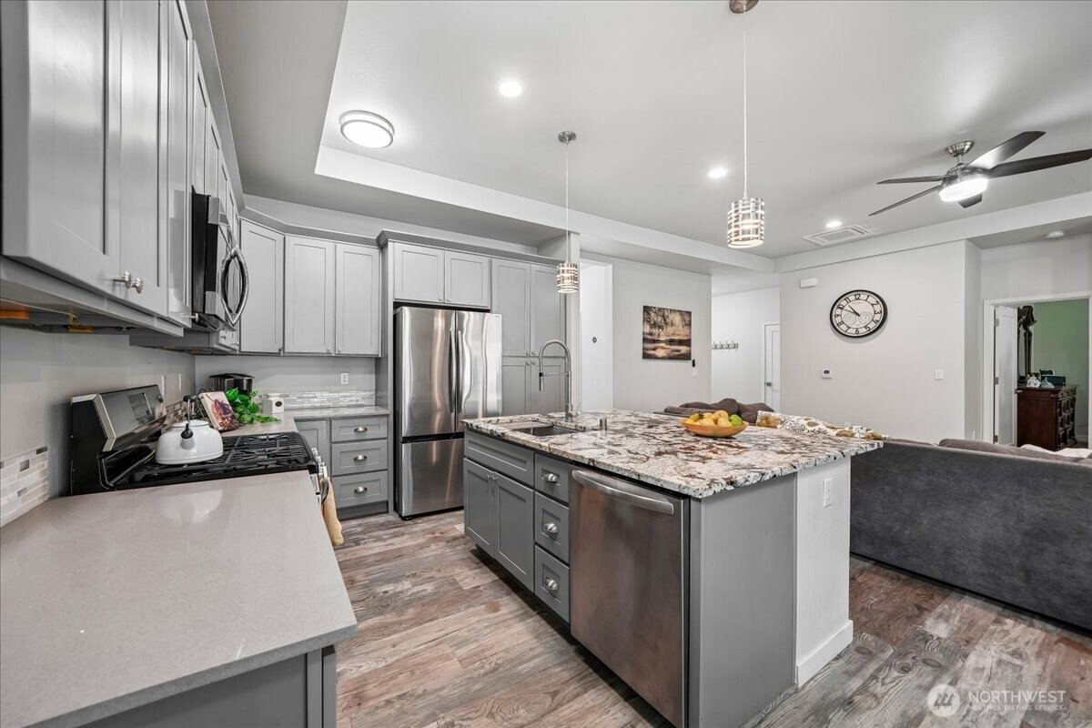 11714 Lake Place , Anderson Island, WA 98303