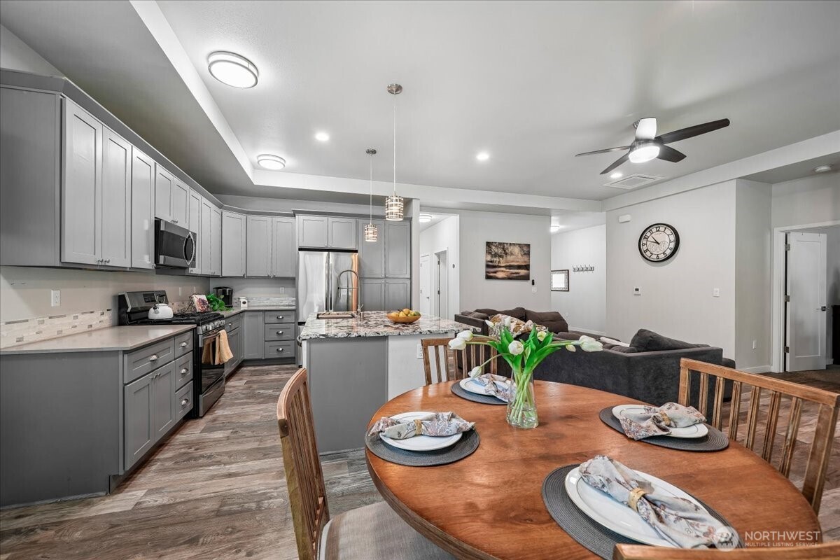 11714 Lake Place , Anderson Island, WA 98303