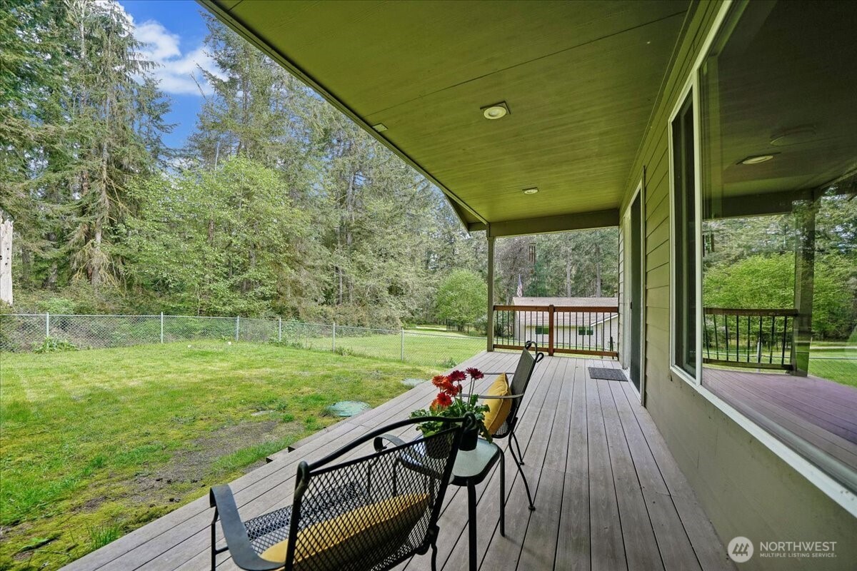 11714 Lake Place , Anderson Island, WA 98303