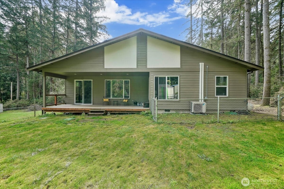 11714 Lake Place , Anderson Island, WA 98303