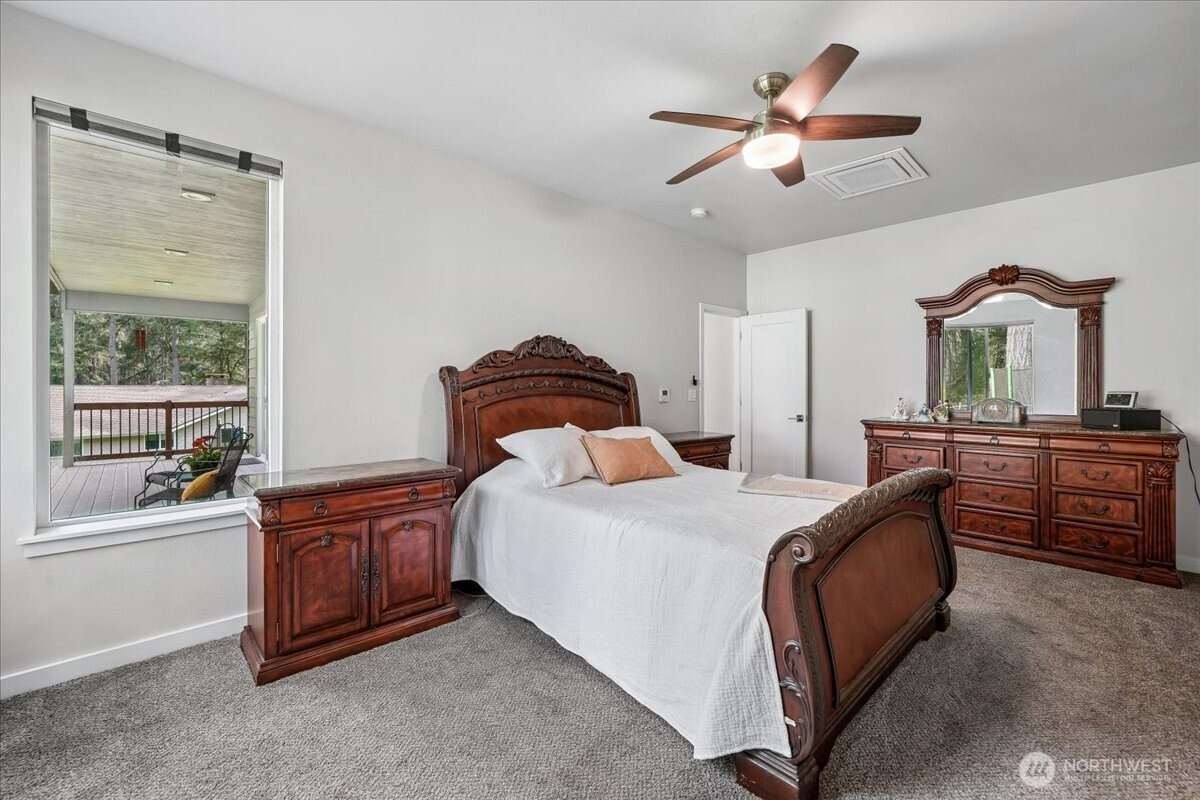 11714 Lake Place , Anderson Island, WA 98303