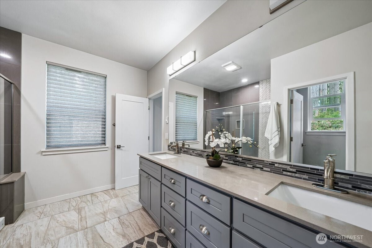 11714 Lake Place , Anderson Island, WA 98303