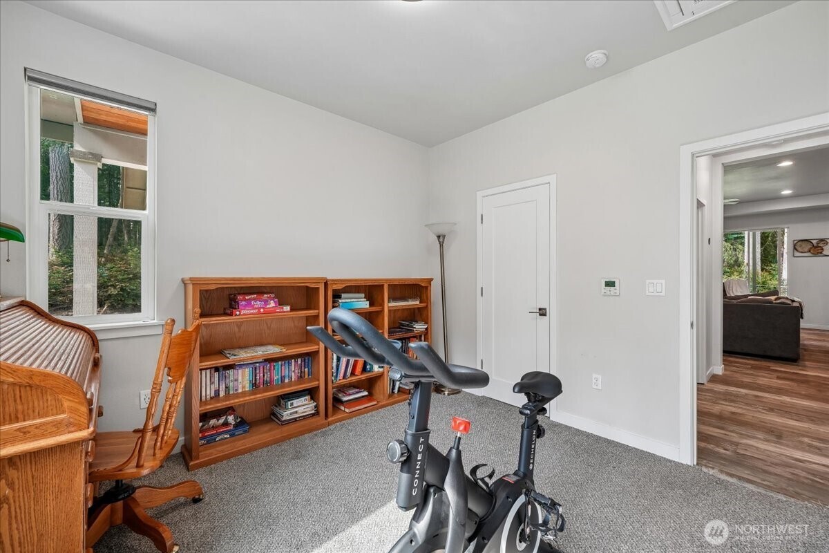 11714 Lake Place , Anderson Island, WA 98303