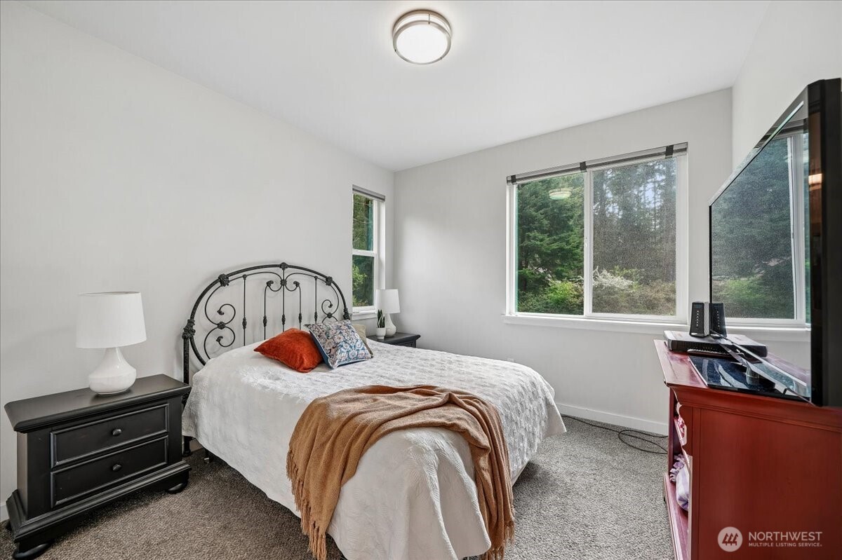 11714 Lake Place , Anderson Island, WA 98303