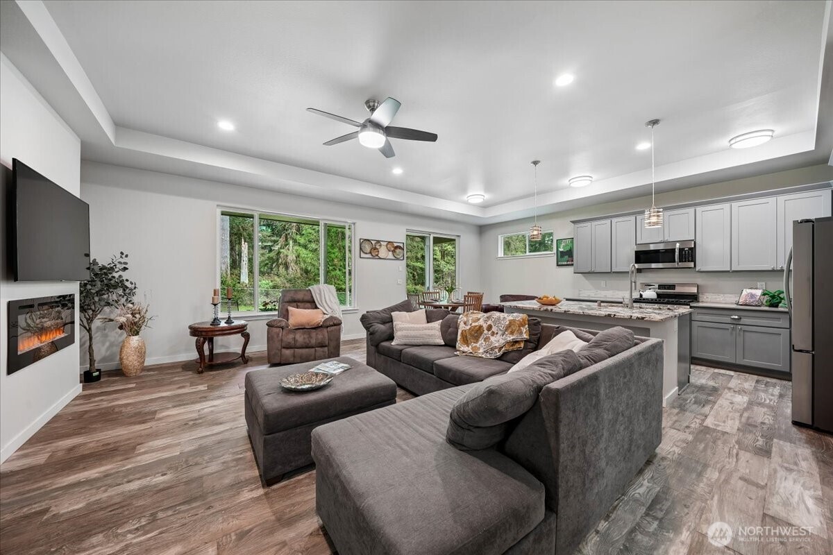 11714 Lake Place , Anderson Island, WA 98303