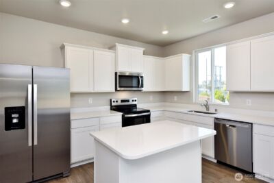 16300 Jenkins Avenue SE, Yelm, WA 98597 - Photo 2