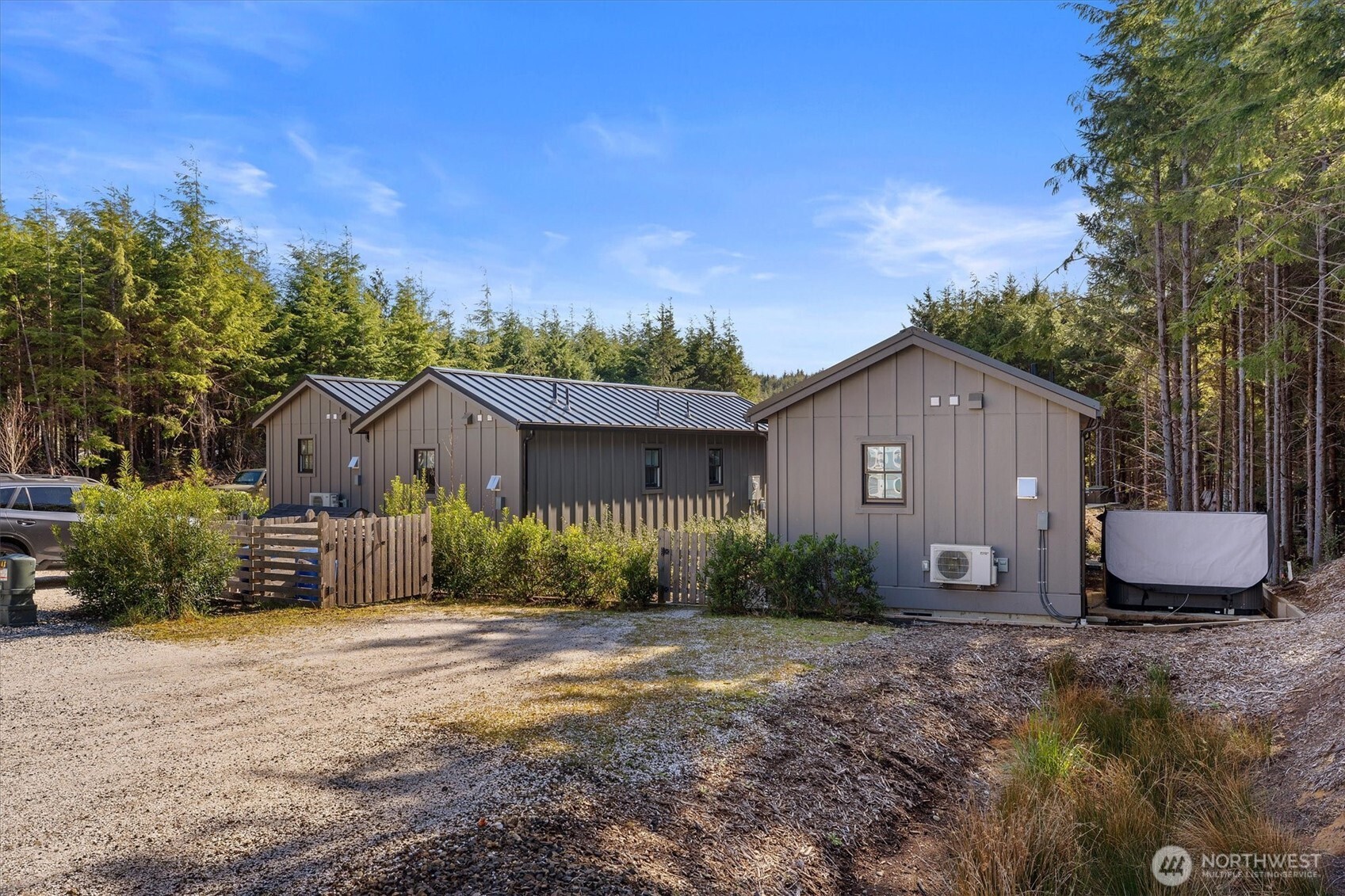 417 E Compass Street , Pacific Beach, WA 98571