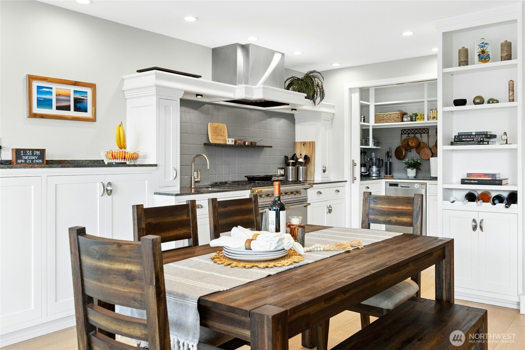 9201 NE Juanita Drive #202, Kirkland, WA 98034