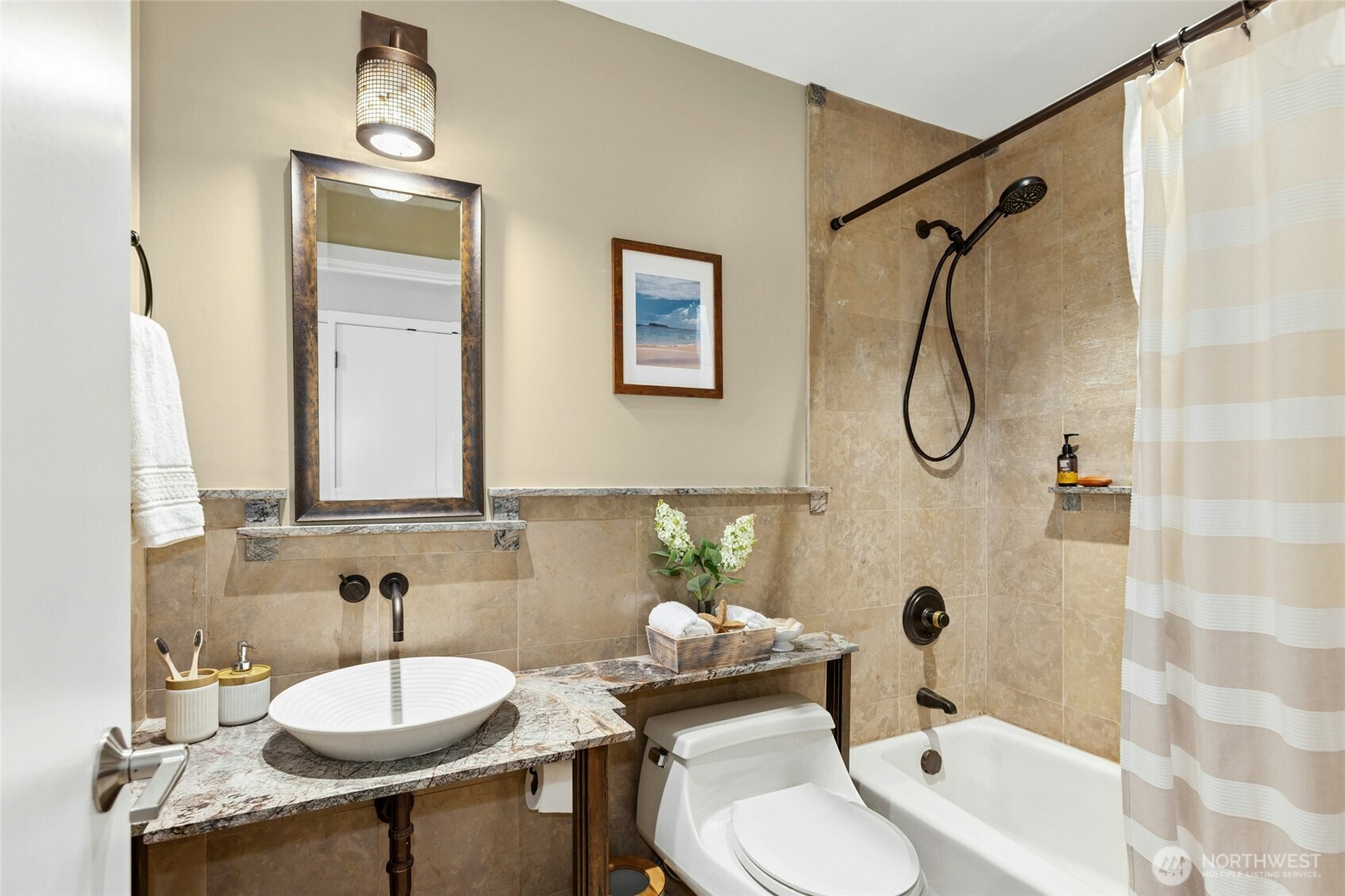 9201 NE Juanita Drive #202, Kirkland, WA 98034
