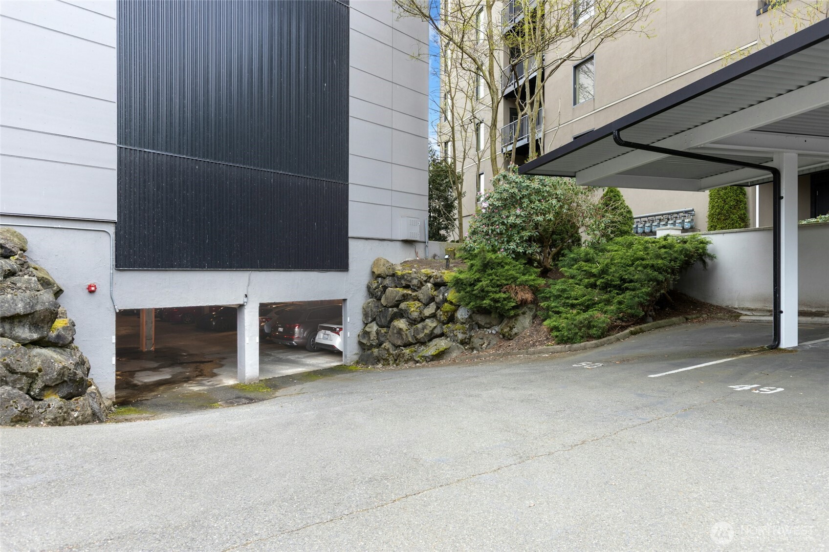 9201 NE Juanita Drive #202, Kirkland, WA 98034