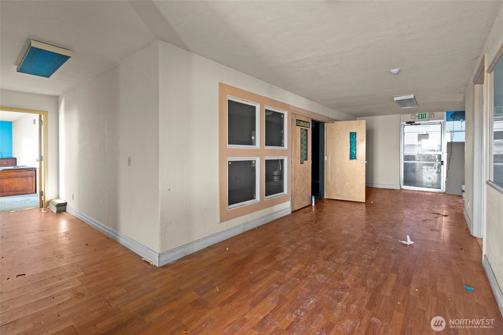 930 SE Pioneer Way , Oak Harbor, WA 98277
