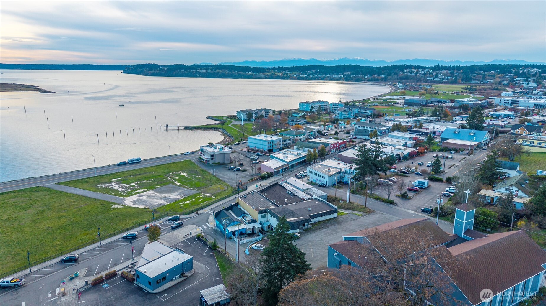 930 SE Pioneer Way , Oak Harbor, WA 98277