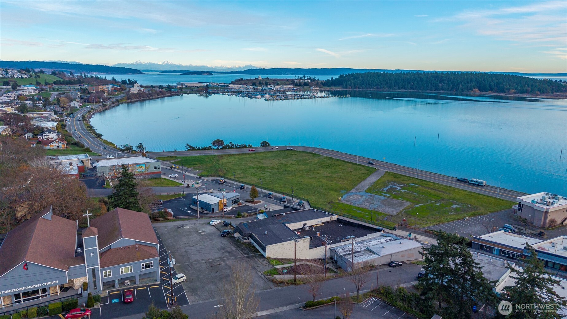 930 SE Pioneer Way , Oak Harbor, WA 98277
