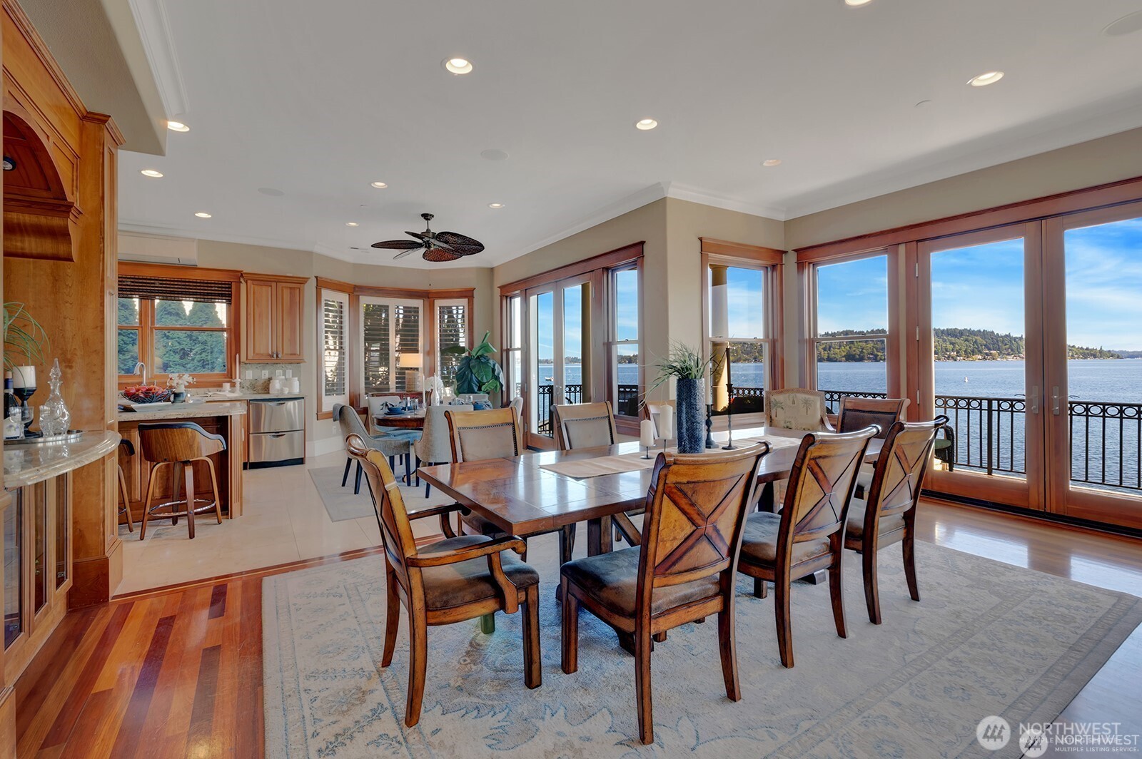 10616 Rainier Ave S , Seattle, WA 98178