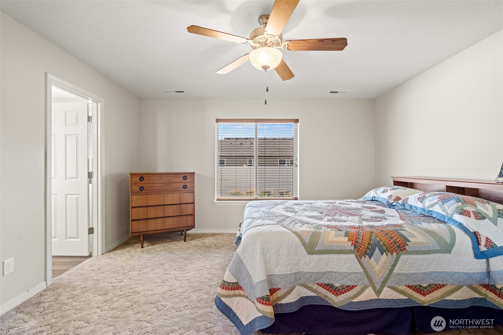 812 6th Avenue NE, Ephrata, WA 98823