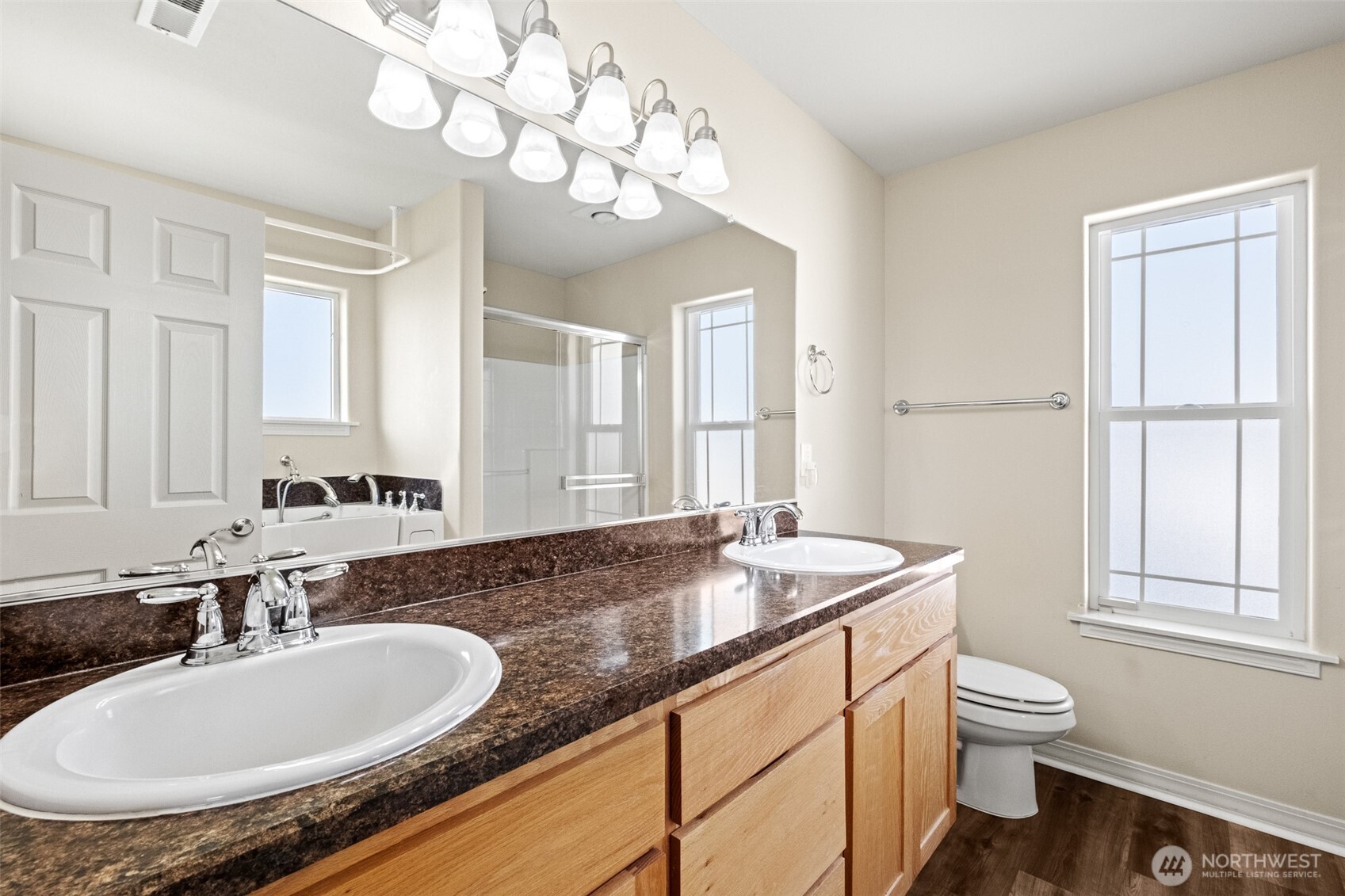 812 6th Avenue NE, Ephrata, WA 98823